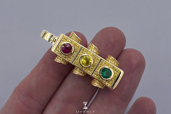 14k or 18k Yellow Gold Traffic Light Diamond Pendant | Uverly